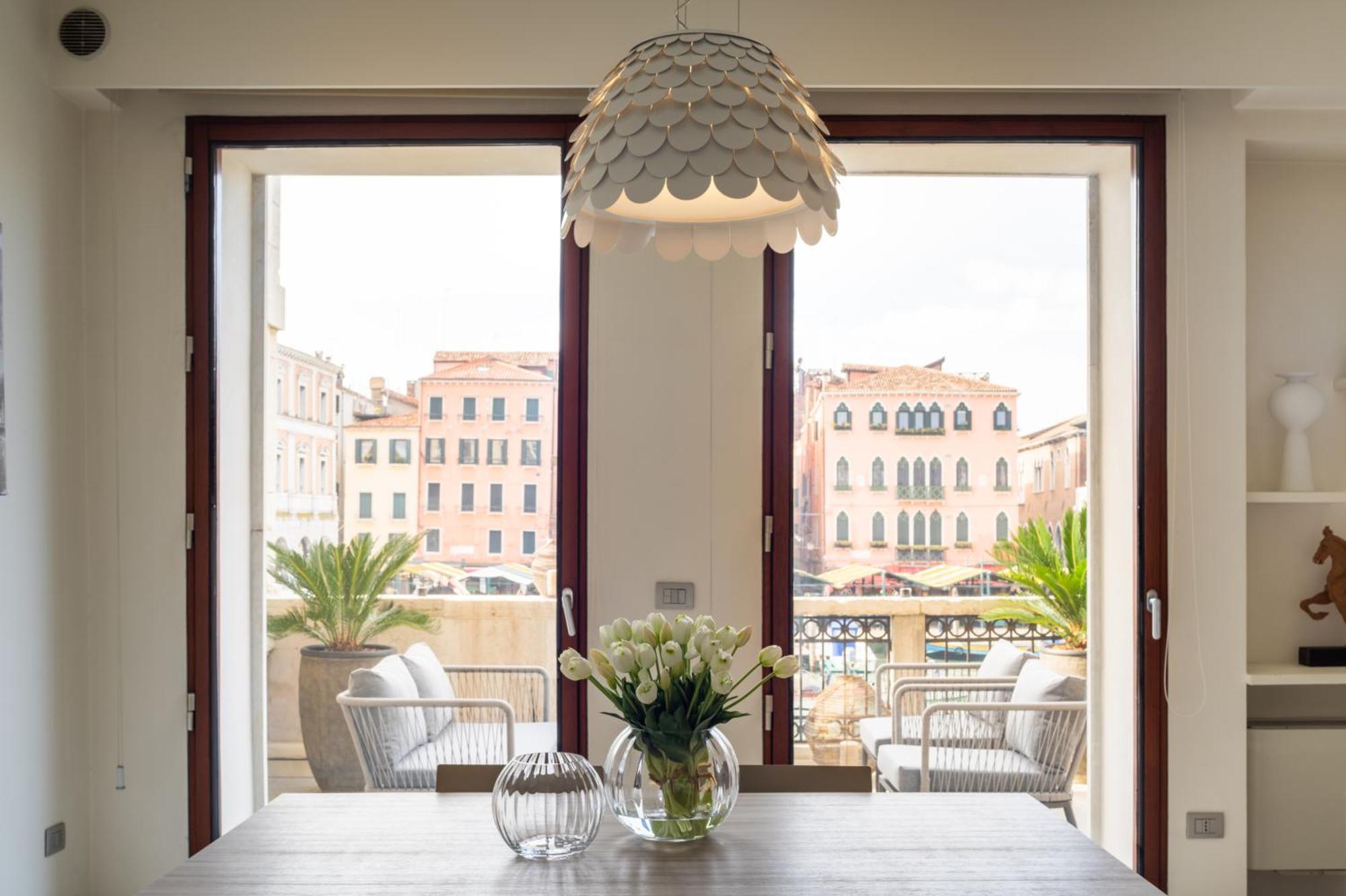 Grand Canal Luxury Apartment With Terrace R&R Venesia Bagian luar foto
