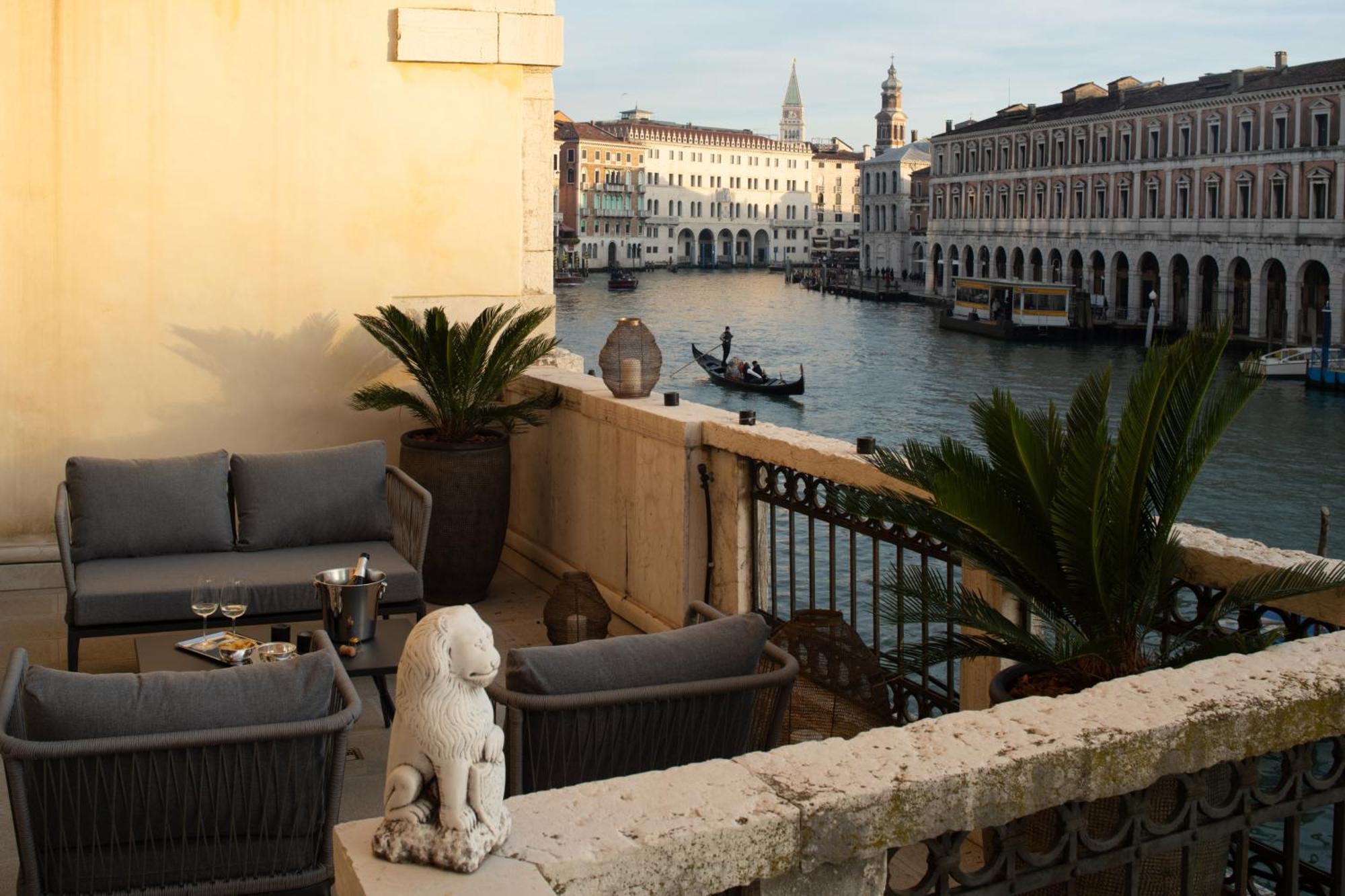 Grand Canal Luxury Apartment With Terrace R&R Venesia Bagian luar foto