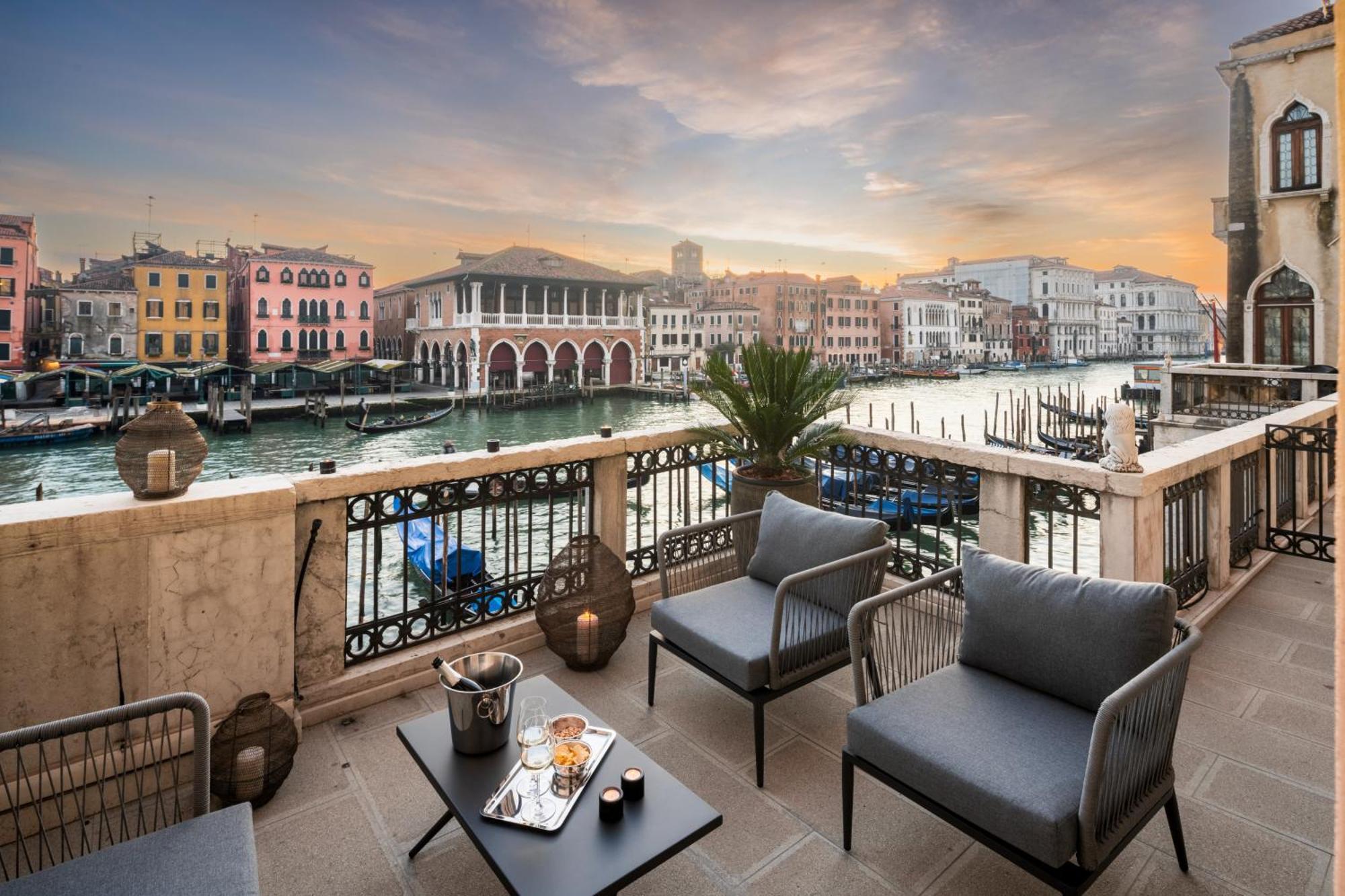 Grand Canal Luxury Apartment With Terrace R&R Venesia Bagian luar foto