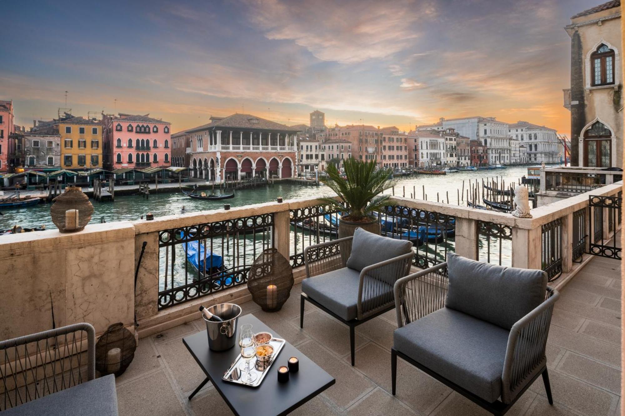 Grand Canal Luxury Apartment With Terrace R&R Venesia Bagian luar foto