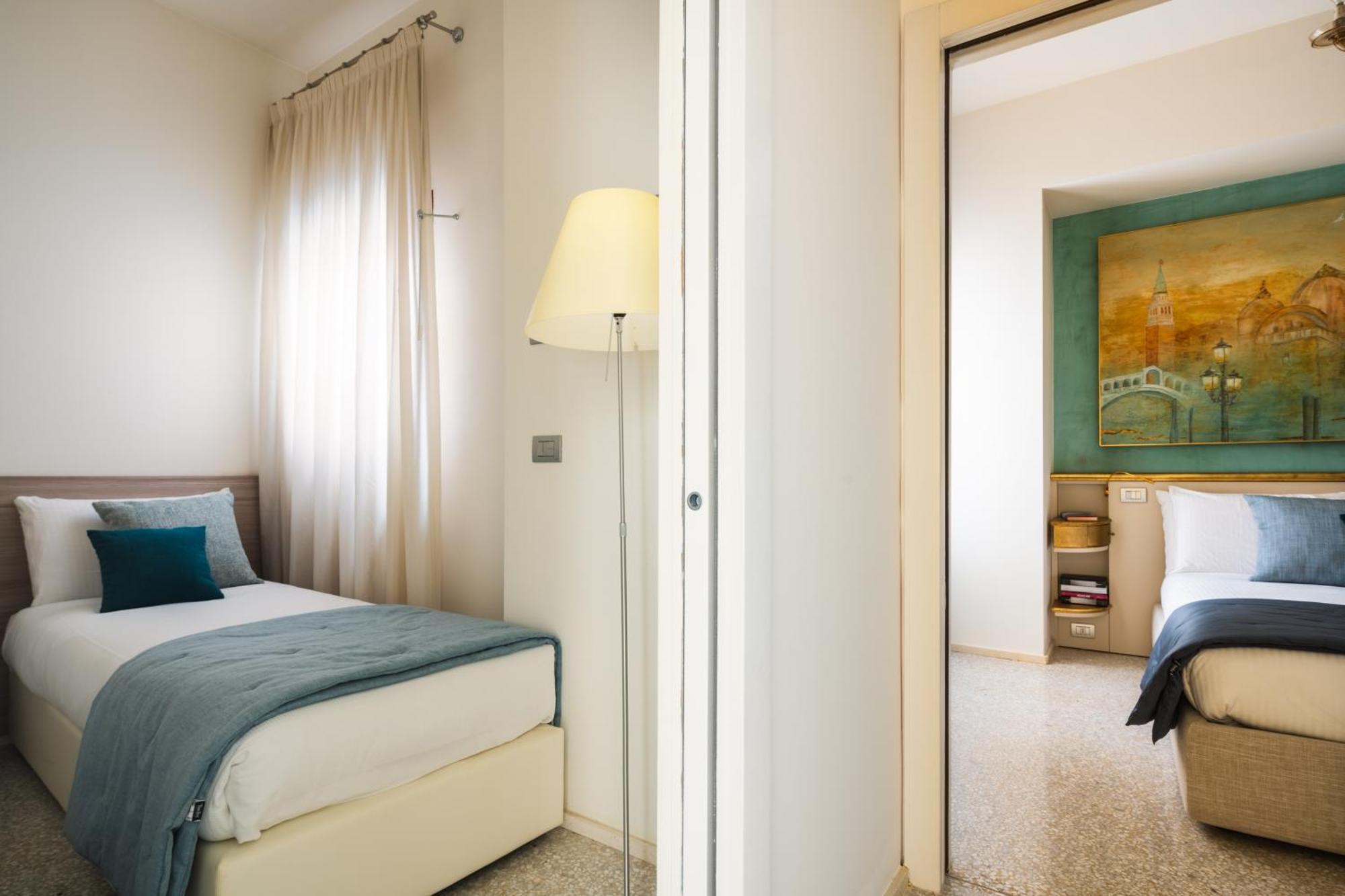 Grand Canal Luxury Apartment With Terrace R&R Venesia Bagian luar foto