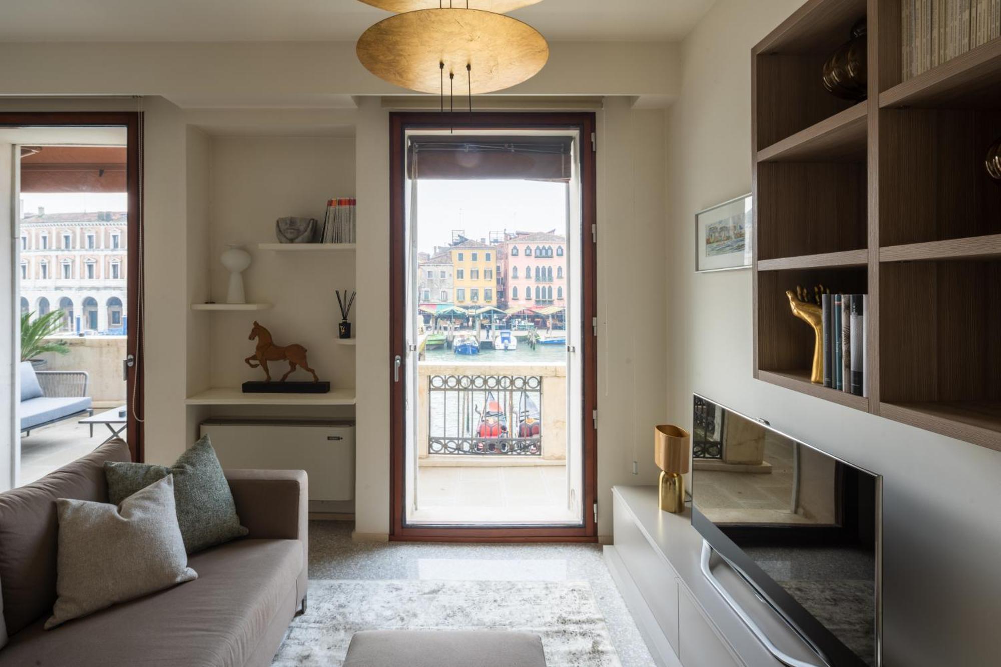 Grand Canal Luxury Apartment With Terrace R&R Venesia Bagian luar foto