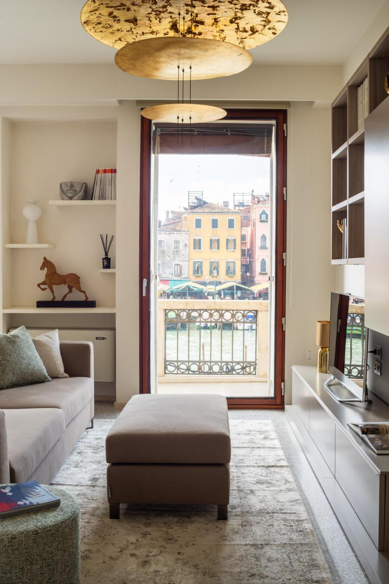 Grand Canal Luxury Apartment With Terrace R&R Venesia Bagian luar foto